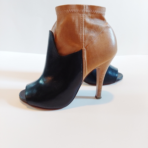 Maison Martin Margiela Shoes - Maison Margiela High Heel Color Blocked Leather Ankle Booties